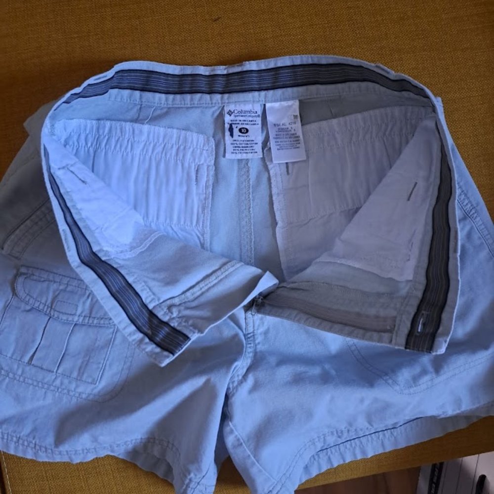 Columbia Multi-Pocket Khaki Tan Cotton Hiking shorts Size 10 - Picture 3 of 9